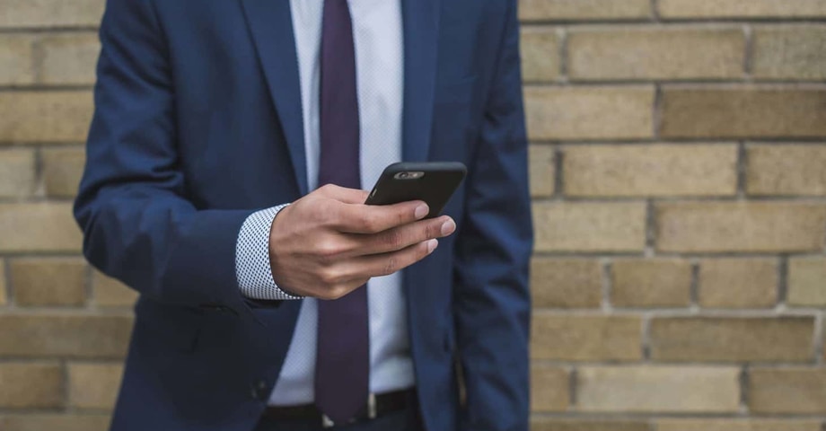 Accueil téléphonique pendant vos vacances : soyez tranquille grâce au télésecrétariat de bureau24 !