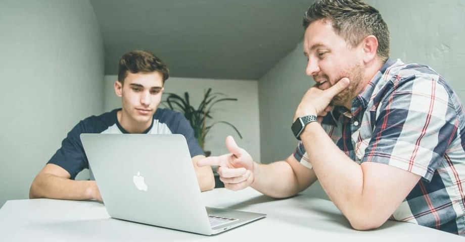 Choc des générations en entreprise : ce que chacune peut apprendre de l’autre